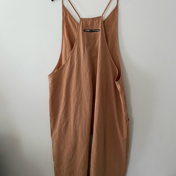 ⭐️I love this jumpsuit!! Earthy orange hue. - Picture 3 of 12